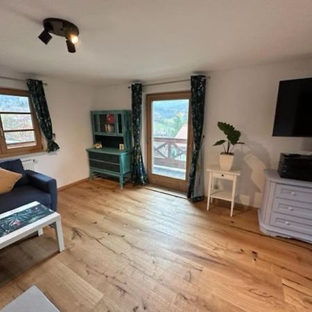 Charmante Farbenfrohe Wohnung Fuer Zwei Фишбахау Екстериор снимка