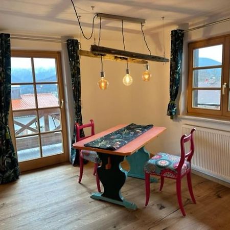 Charmante Farbenfrohe Wohnung Fuer Zwei Фишбахау Екстериор снимка
